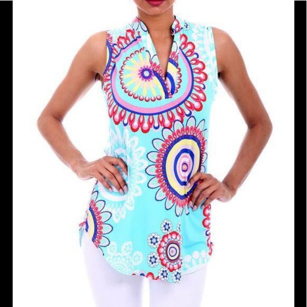 🚨SALE! 💙colorful print, v-neck top